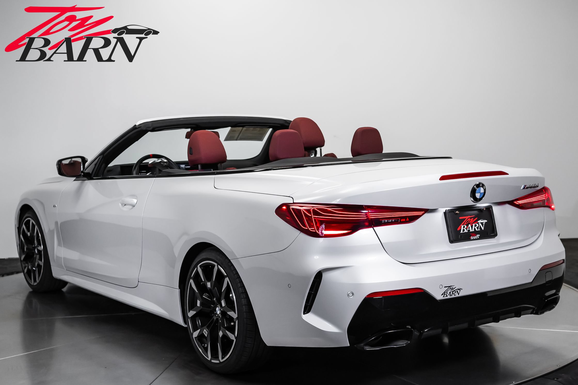 Used 2025 BMW M440i Convertible RWD image 3
