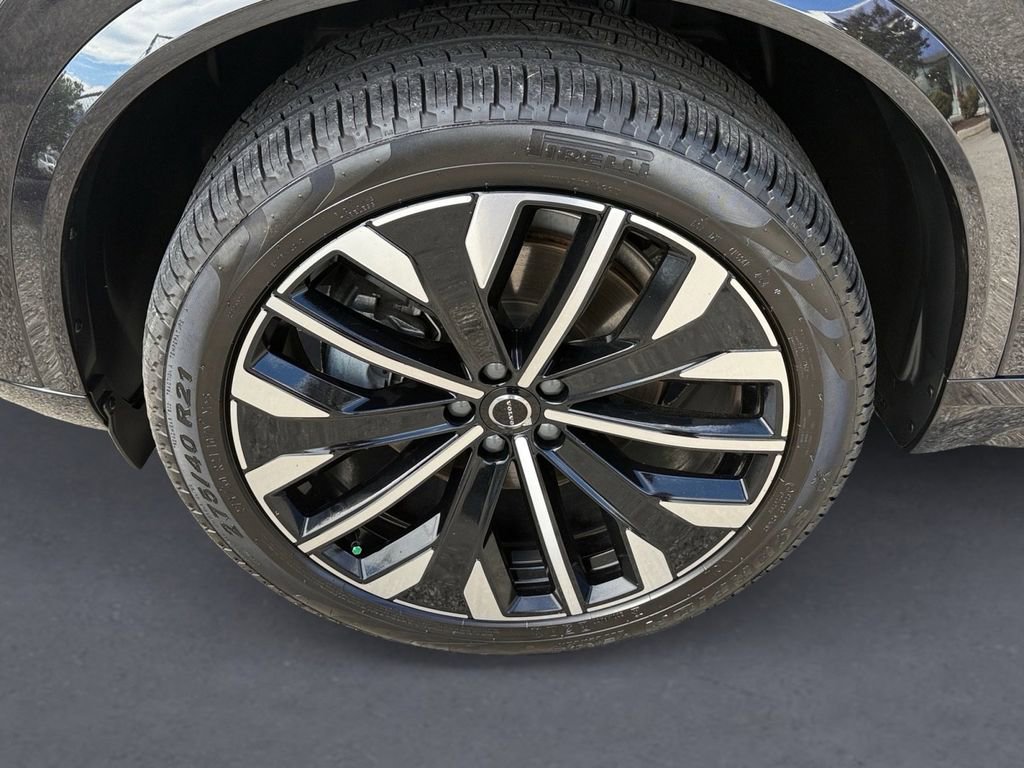Certified 2025 Volvo XC90 B6 Plus image 7