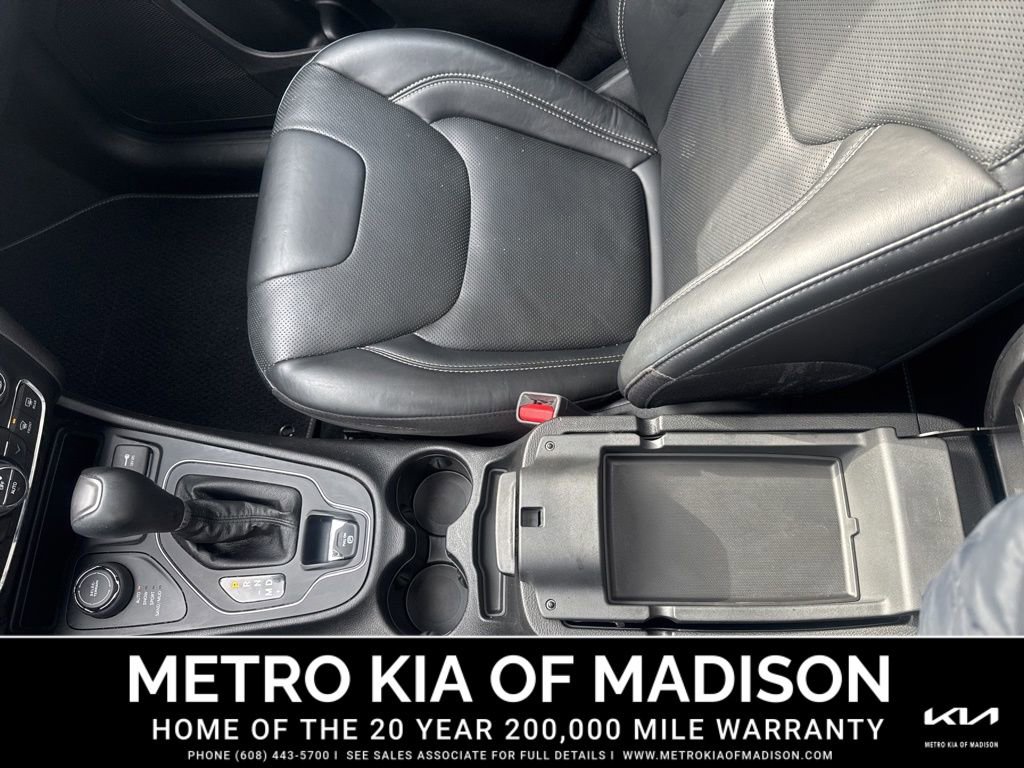 Used 2021 Jeep Cherokee Latitude Lux 80th Anniv w/ Quick Order Package 26U 80TH image 23