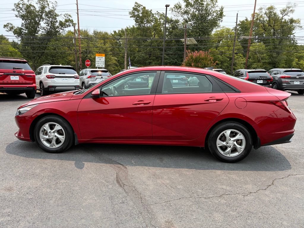 Used 2023 Hyundai Elantra SE FWD image 4