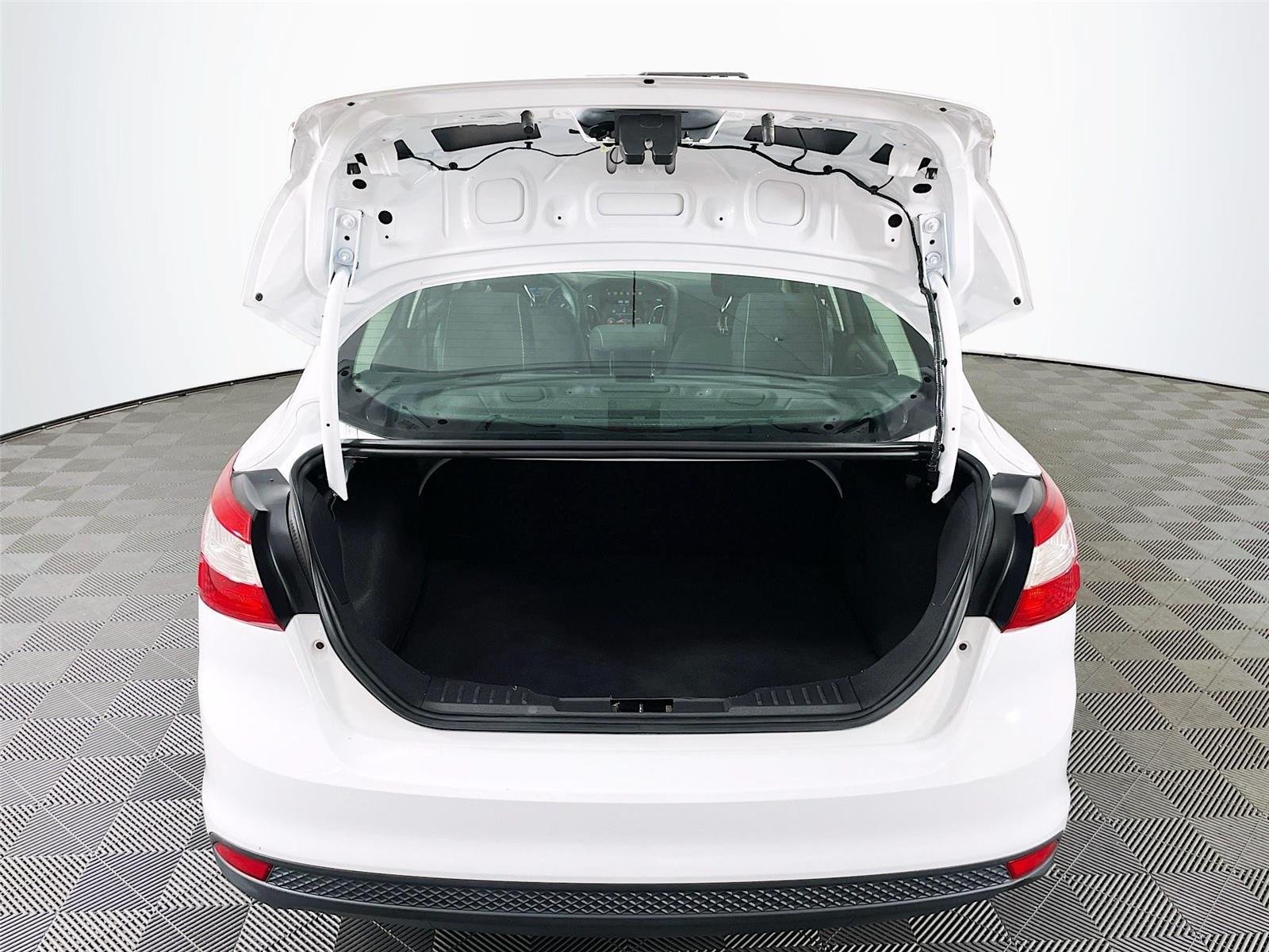 Used 2013 Ford Focus S FWD image 27