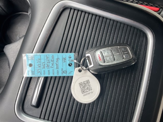 Used 2024 Chrysler Pacifica Touring-L FWD image 18