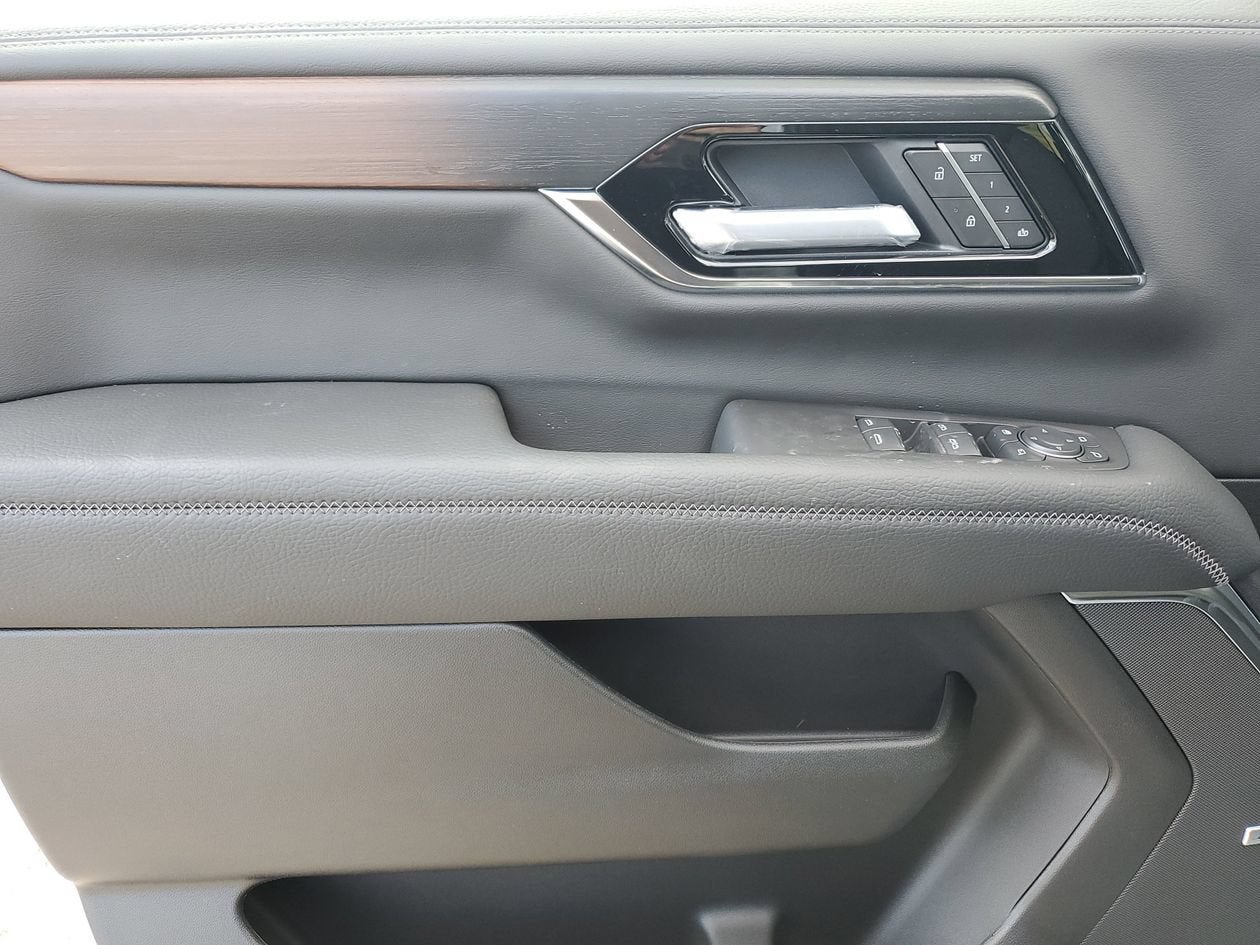 New 2026 GMC Yukon XL Denali w/ Sun & Power Step Package AWD/4WD image 17