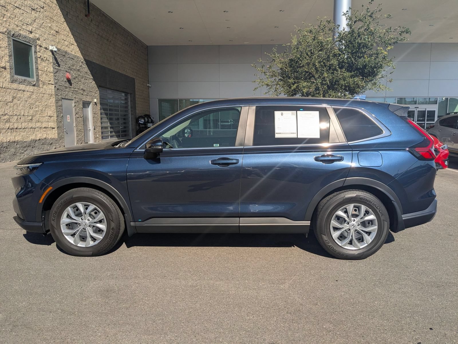 Used 2025 Honda CR-V LX image 2