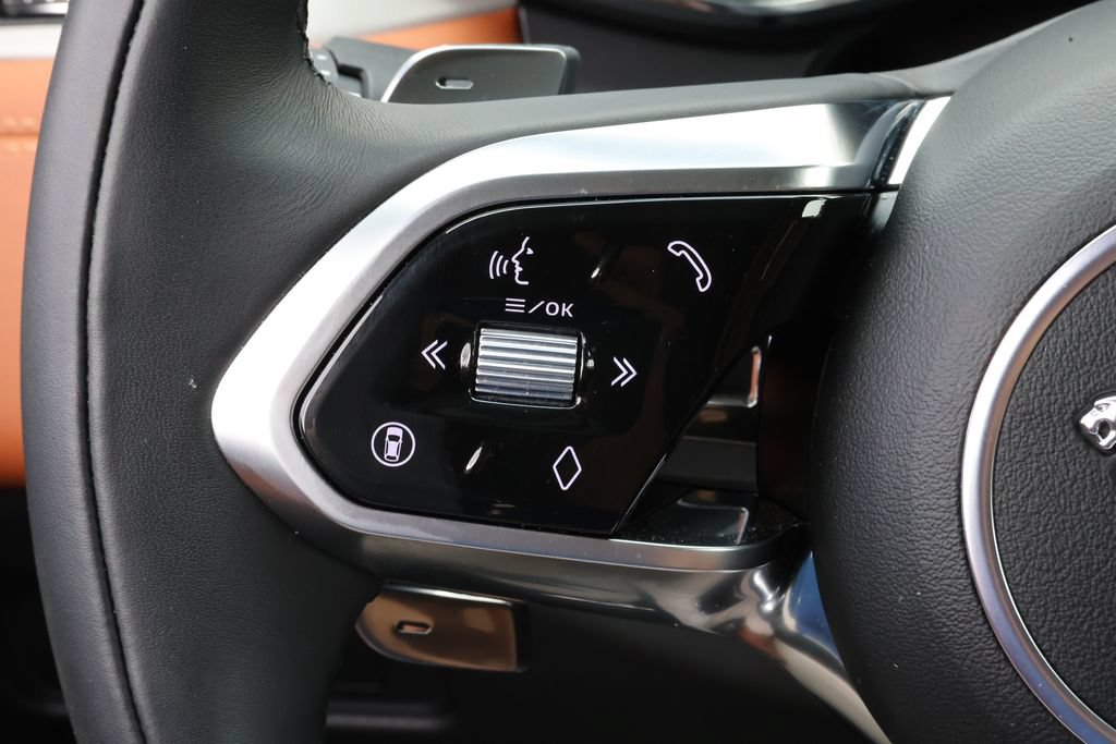 Certified 2026 Jaguar F-PACE R-Dynamic S AWD/4WD image 22