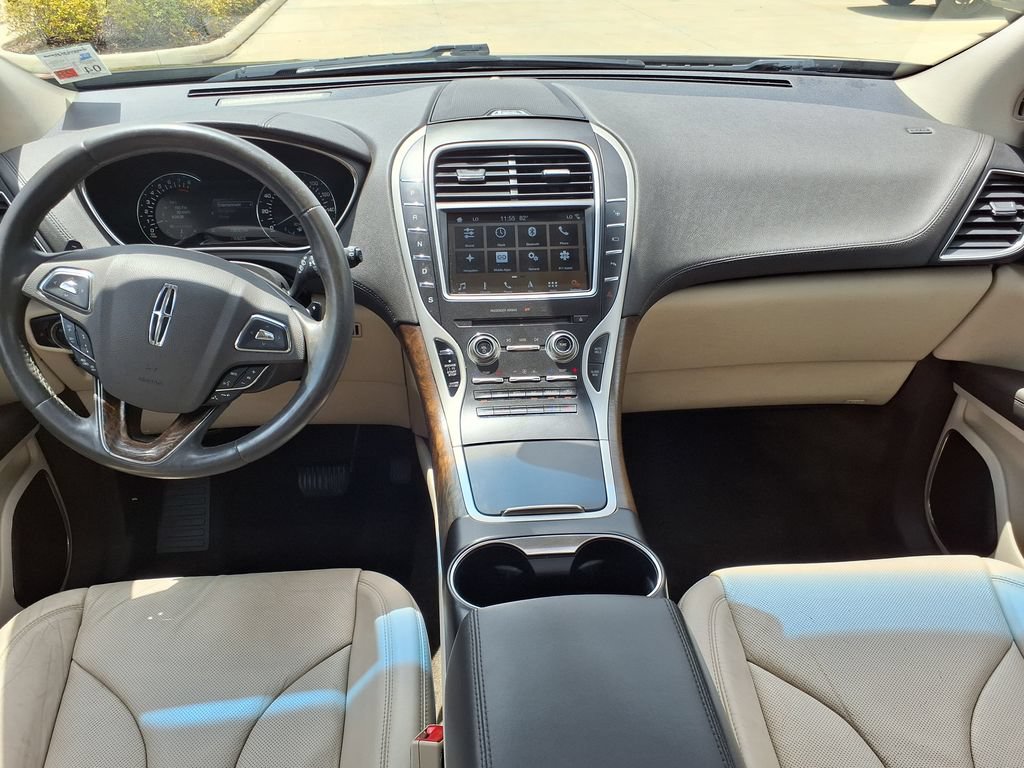 Used 2016 Lincoln MKX Reserve w/ Technology Package FWD image 22