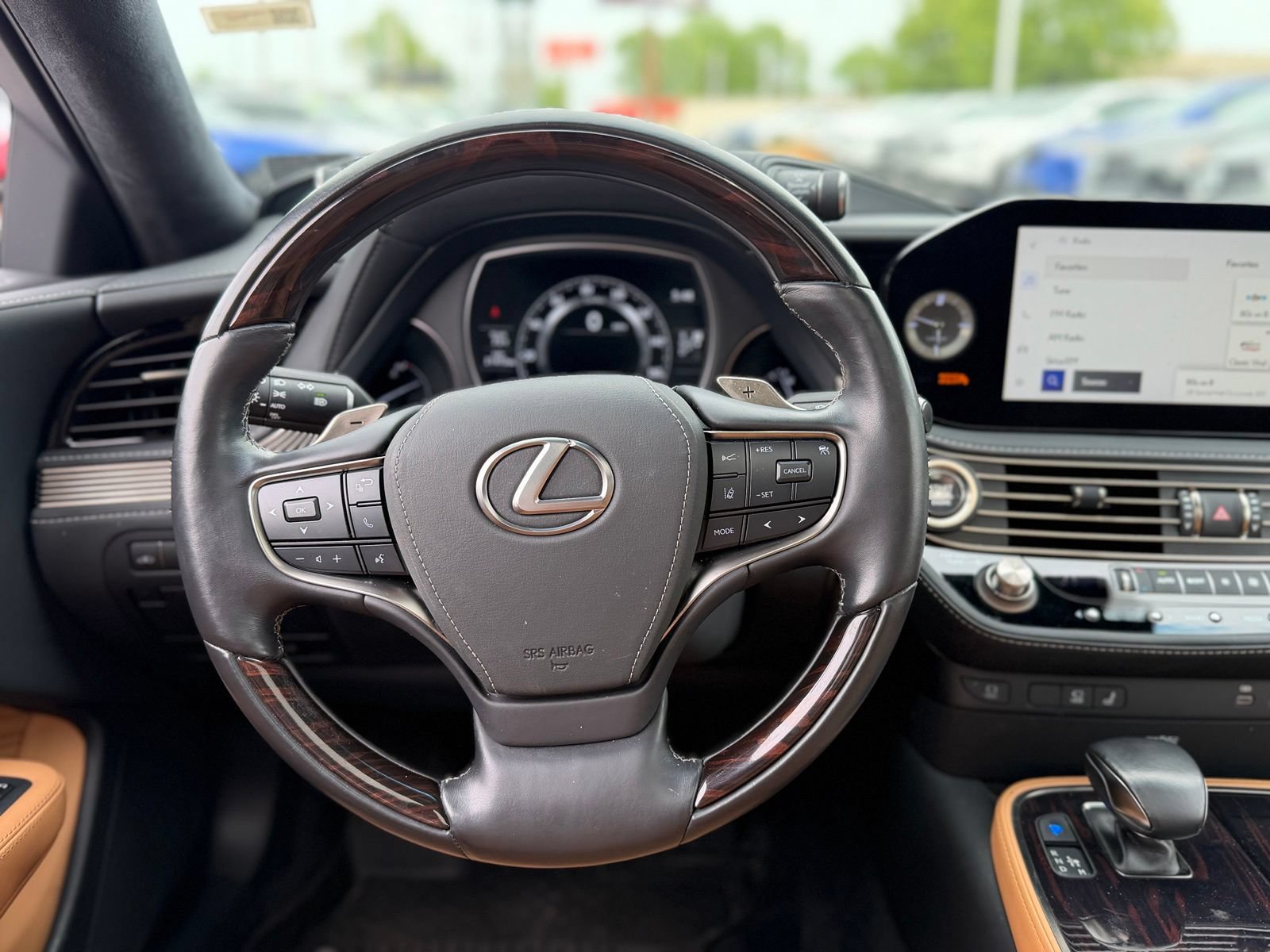 Used 2023 Lexus LS 500 AWD w/ Luxury Package image 12