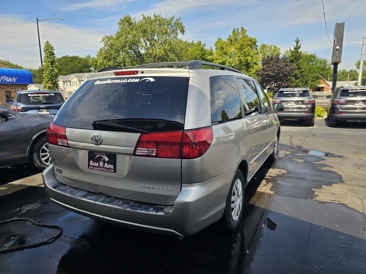Used 2004 Toyota Sienna LE w/ LE Pkg 1 FWD image 11