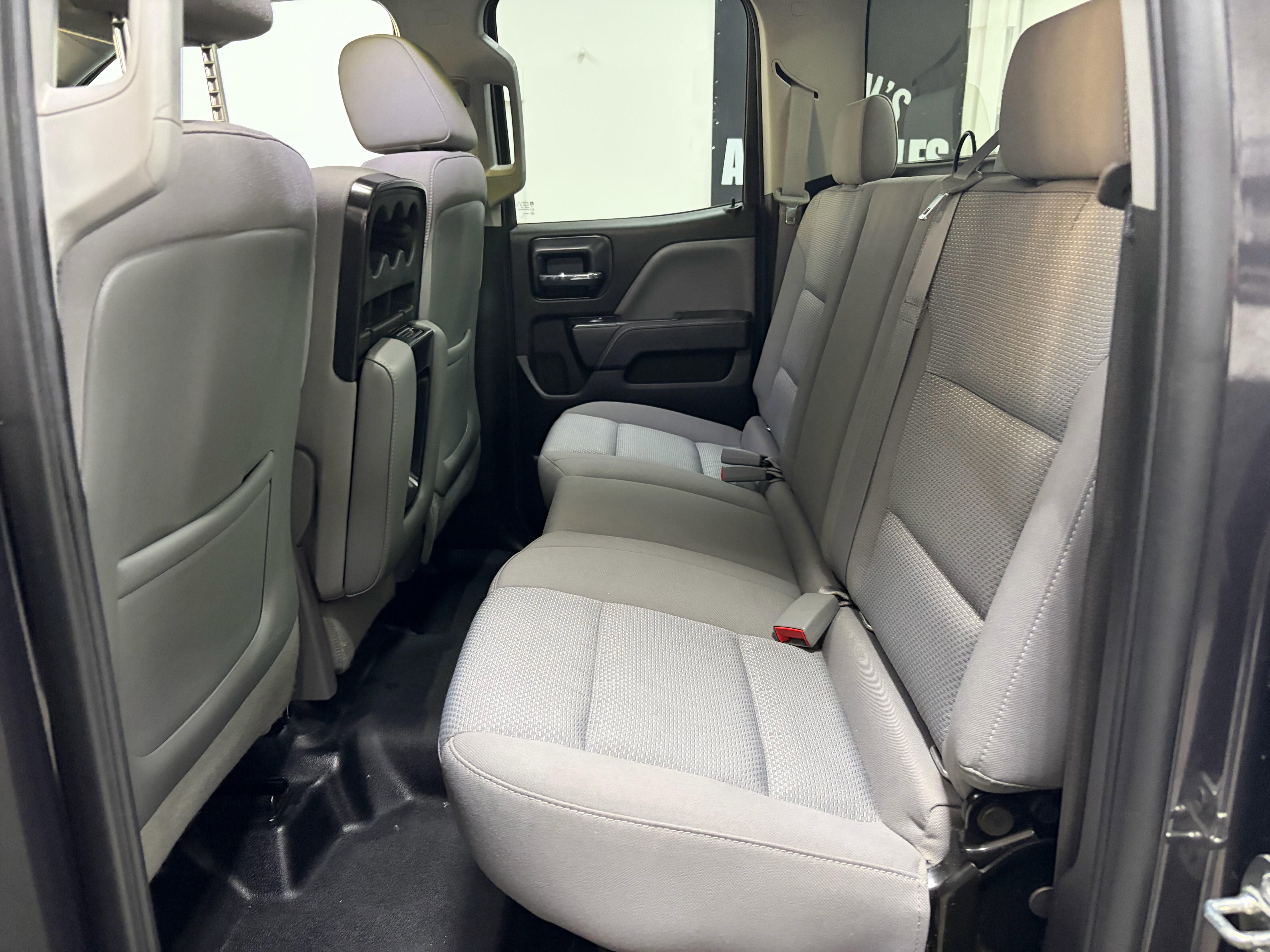 Used 2015 Chevrolet Silverado 3500 W/T w/ WT Convenience Package AWD/4WD image 18
