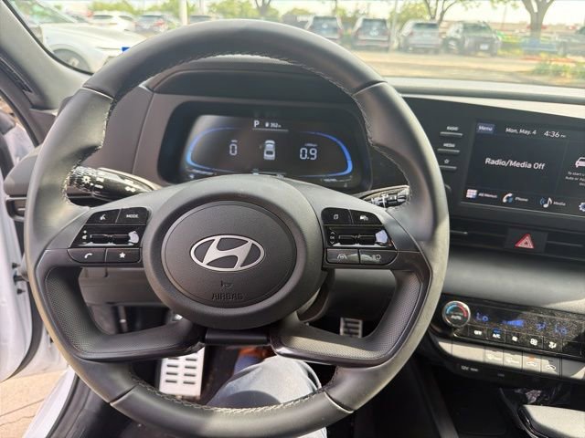 Used 2025 Hyundai Elantra Sport FWD image 3