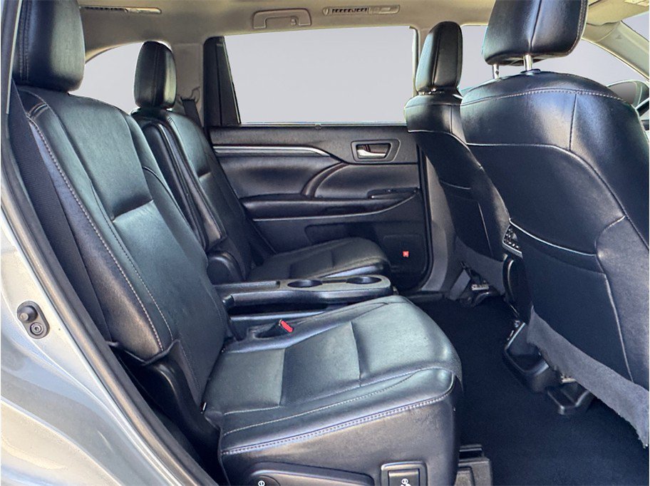Used 2017 Toyota Highlander Limited Platinum AWD/4WD image 26