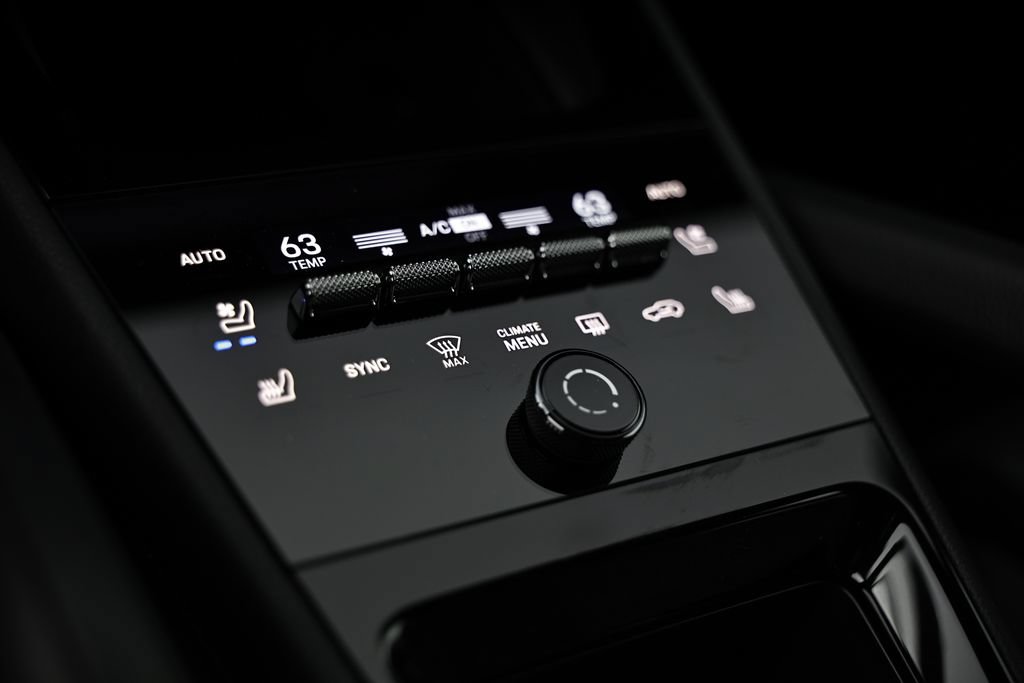 Certified 2025 Porsche Cayenne S AWD/4WD image 40