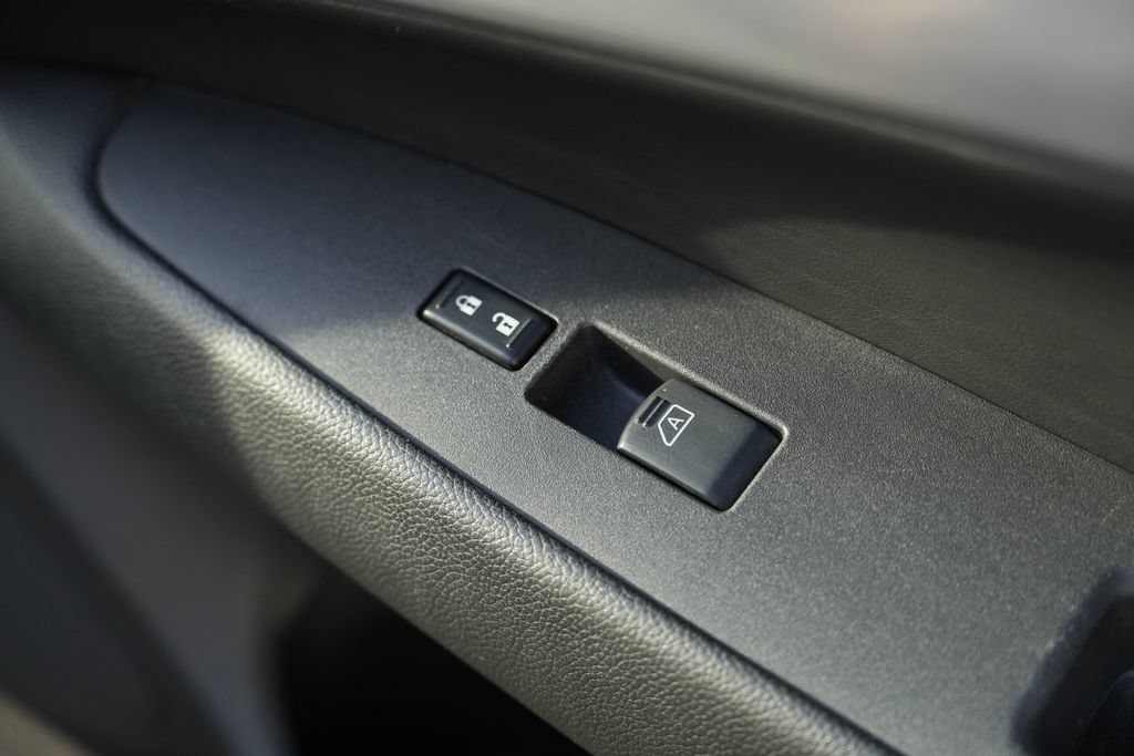 Used 2015 INFINITI Q40 AWD w/ Navigation Package image 32