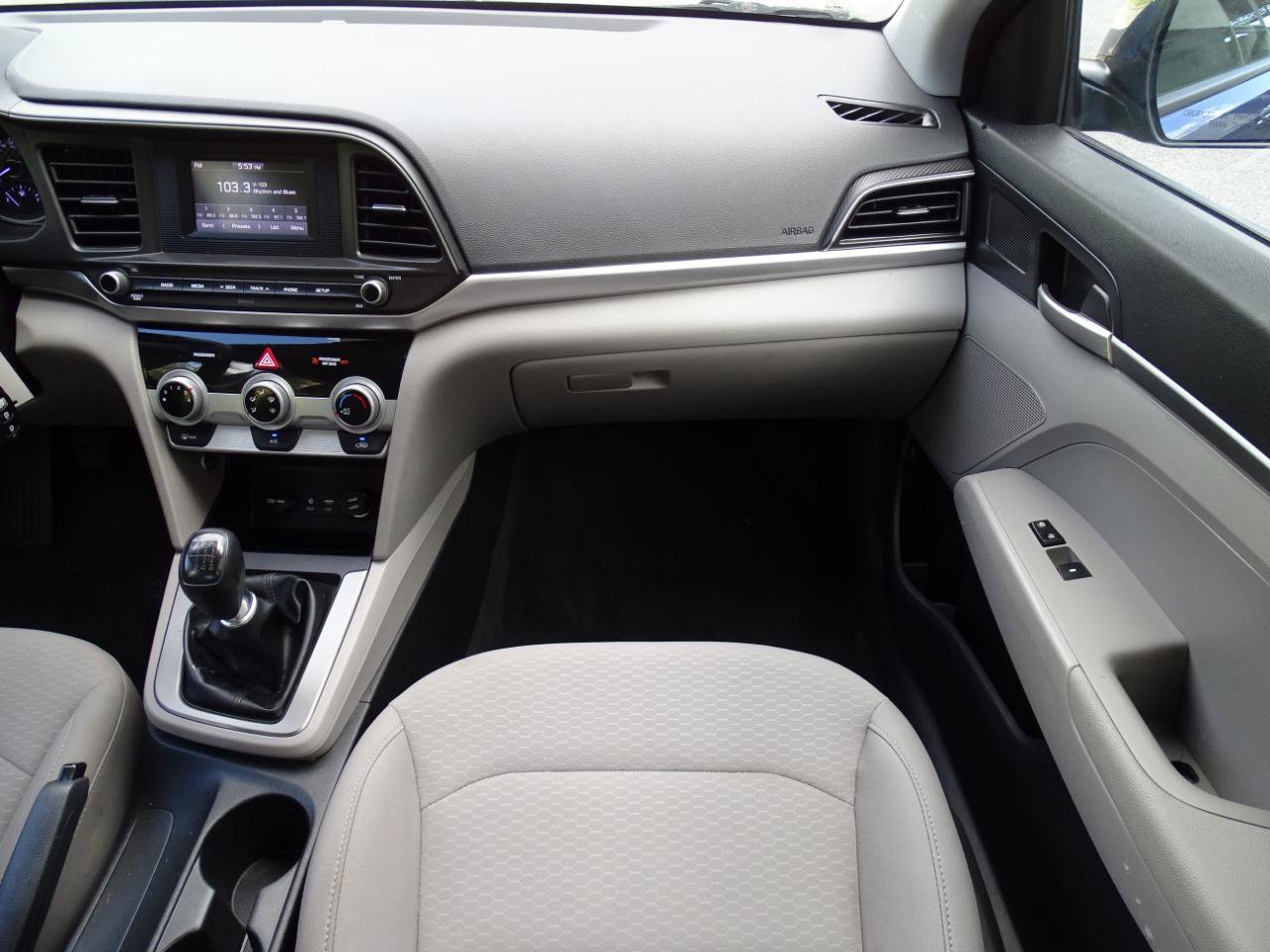 Used 2019 Hyundai Elantra SE FWD image 24