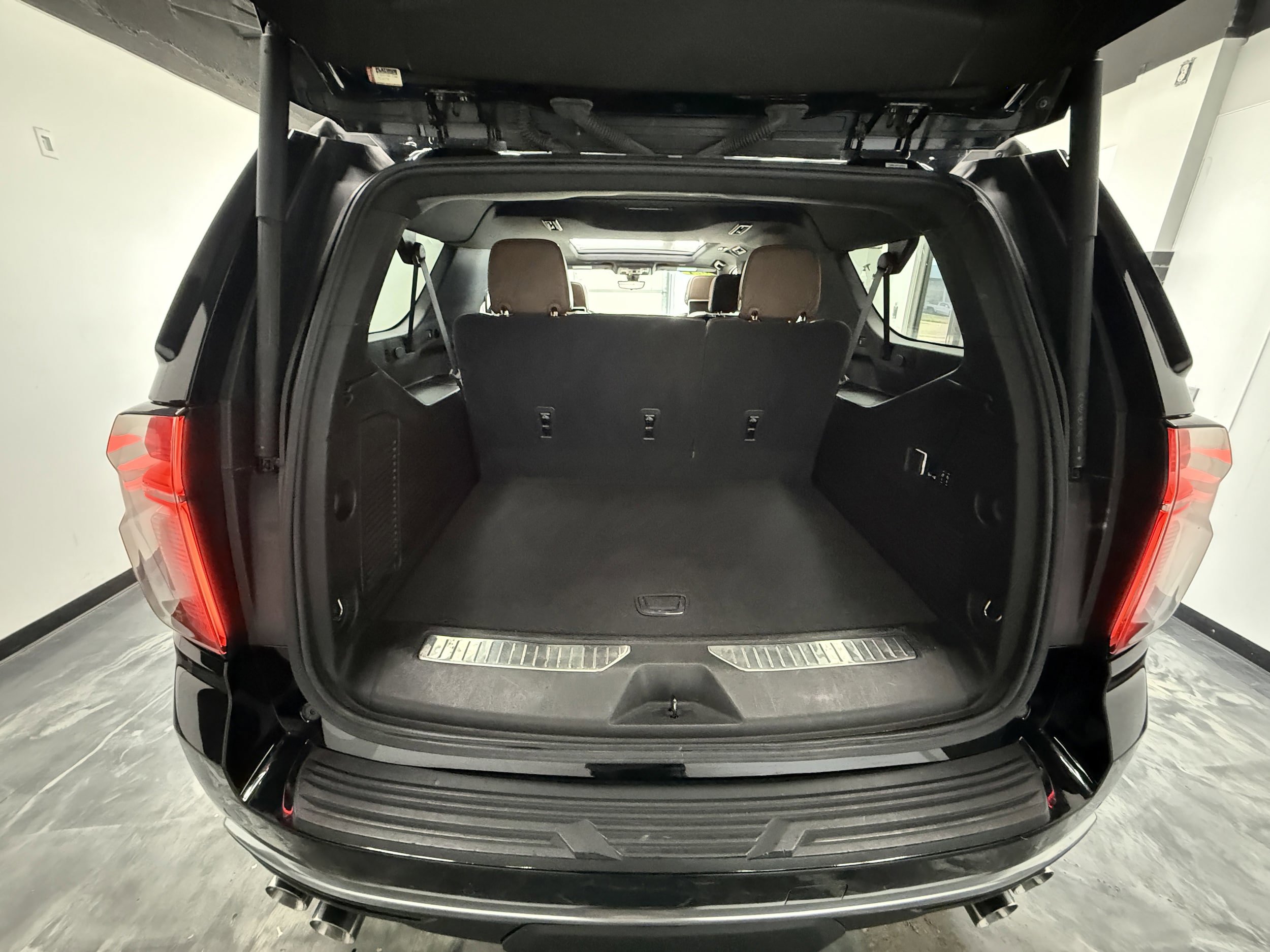 Used 2021 Chevrolet Suburban High Country AWD/4WD image 31