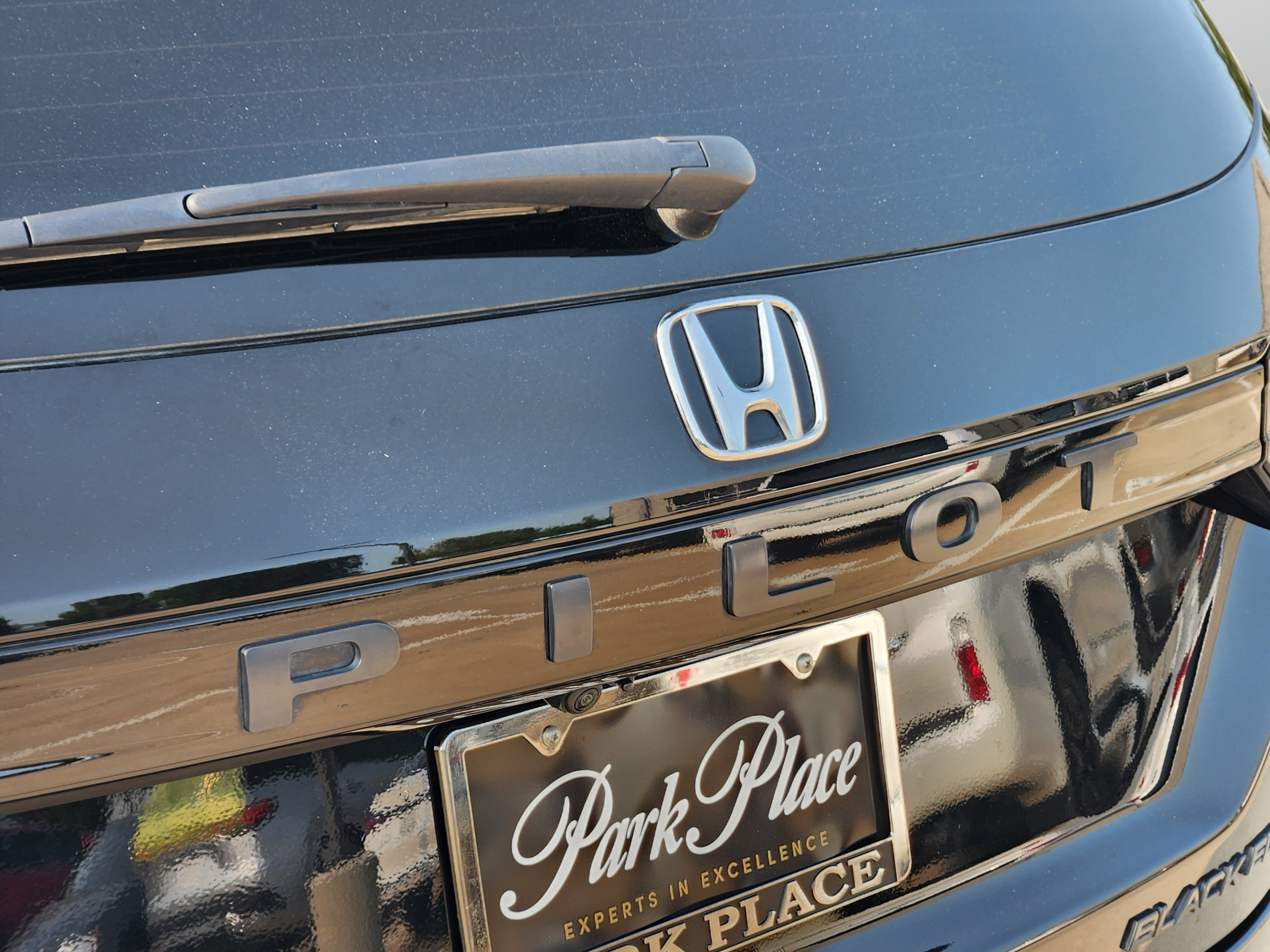Used 2025 Honda Pilot Black Edition image 40