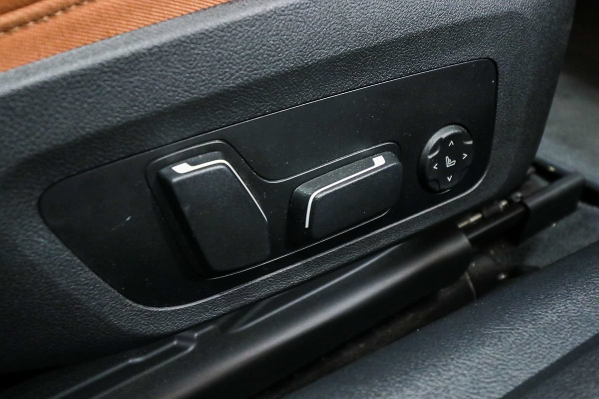 Used 2024 BMW M440i Convertible RWD image 20