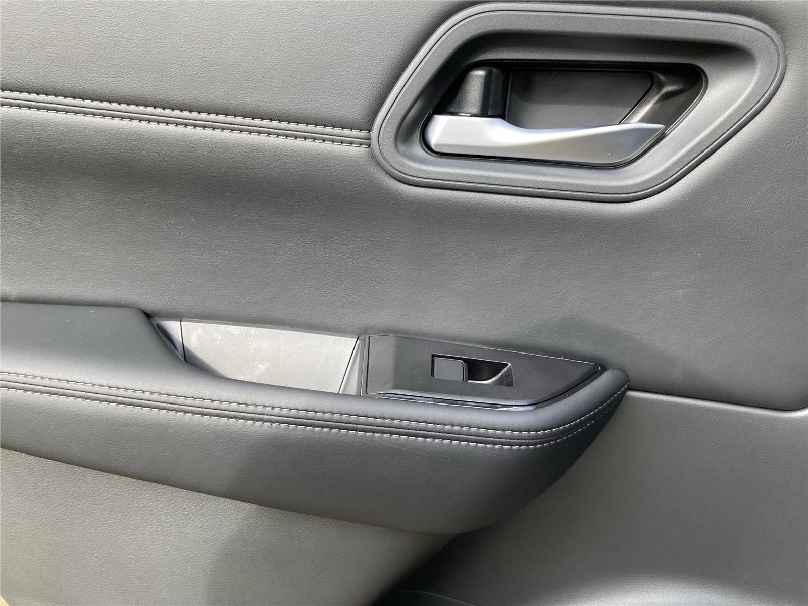 New 2026 Nissan Rogue SV image 32