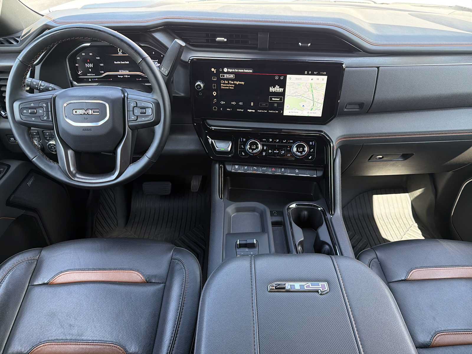 Used 2025 GMC Sierra 2500 AT4 w/ AT4 Premium Plus Package AWD/4WD image 4