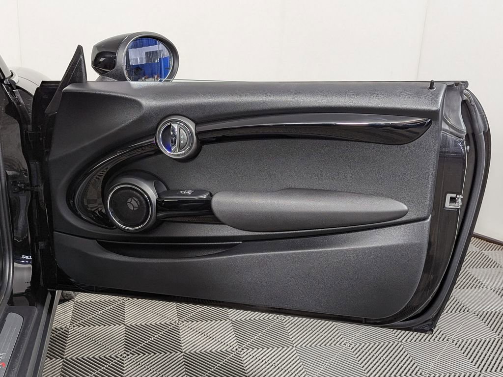 Used 2020 MINI Cooper S image 32