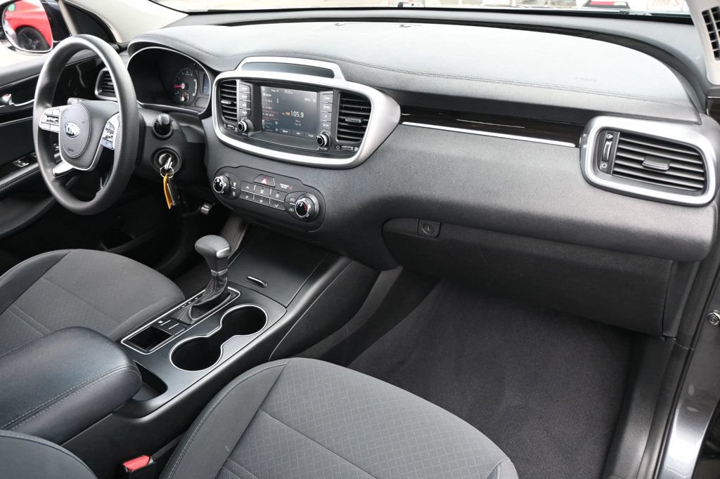 Used 2020 Kia Sorento LX FWD image 8
