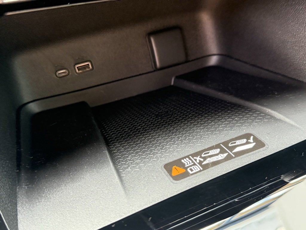 New 2026 Chevrolet Traverse LT w/ LPO, Floor Liner Package image 39