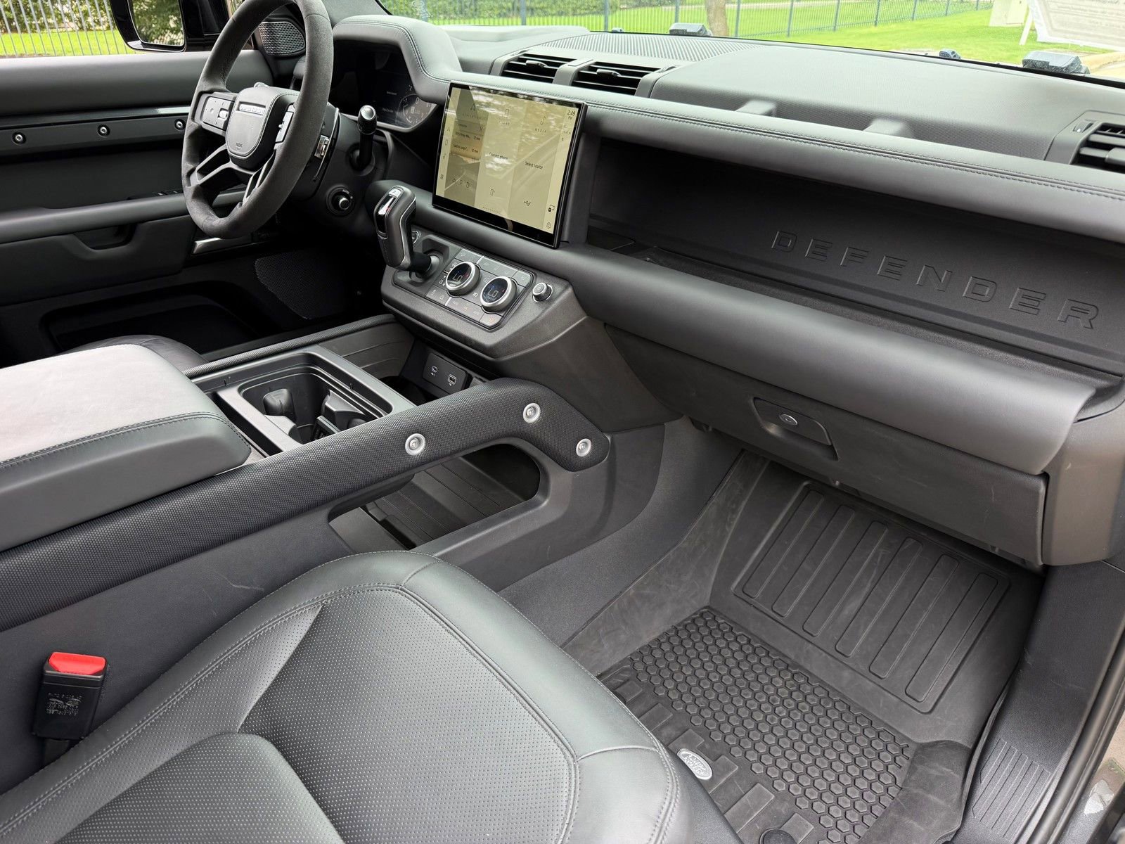 Used 2024 Land Rover Defender 110 Carpathian Edition AWD/4WD image 16
