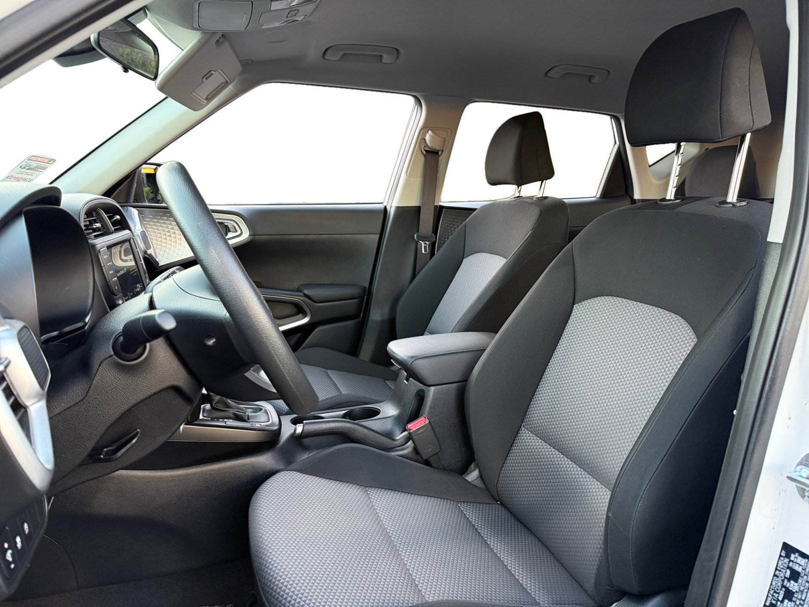 Used 2024 Kia Soul LX image 9