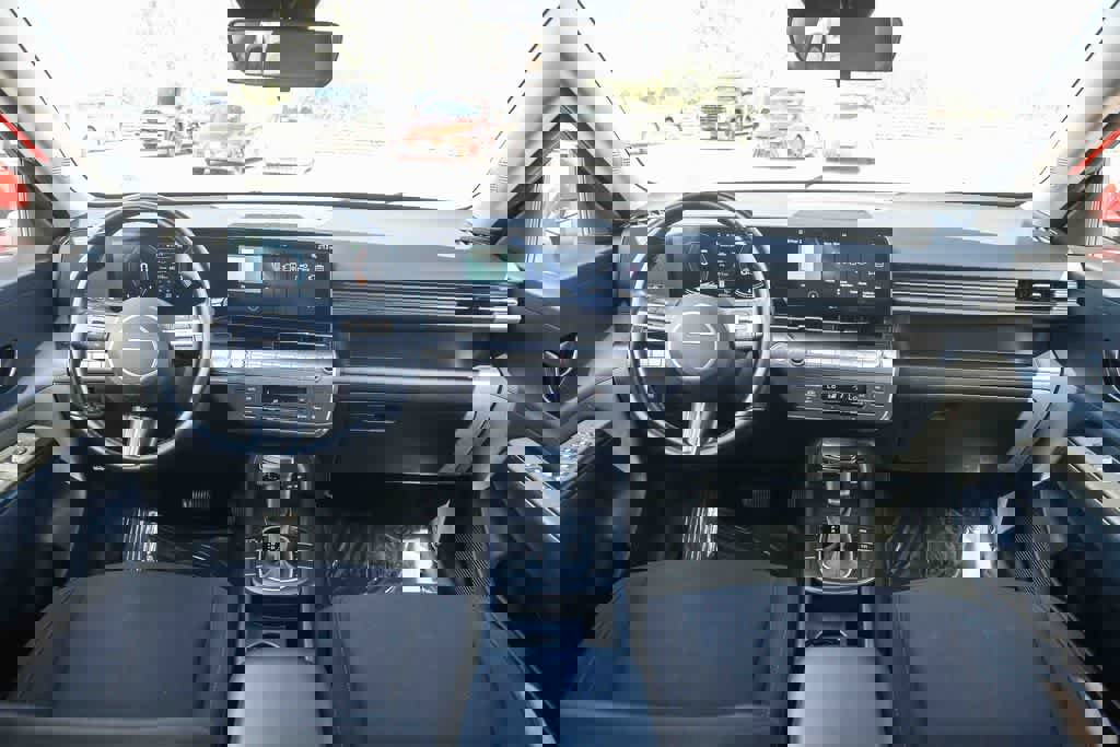 Used 2024 Hyundai Kona SEL image 14