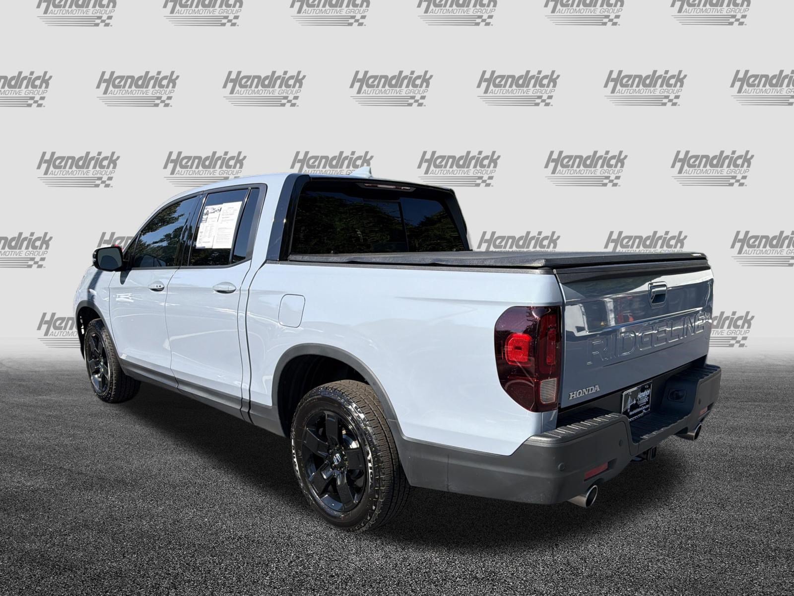 Used 2025 Honda Ridgeline Black Edition image 8