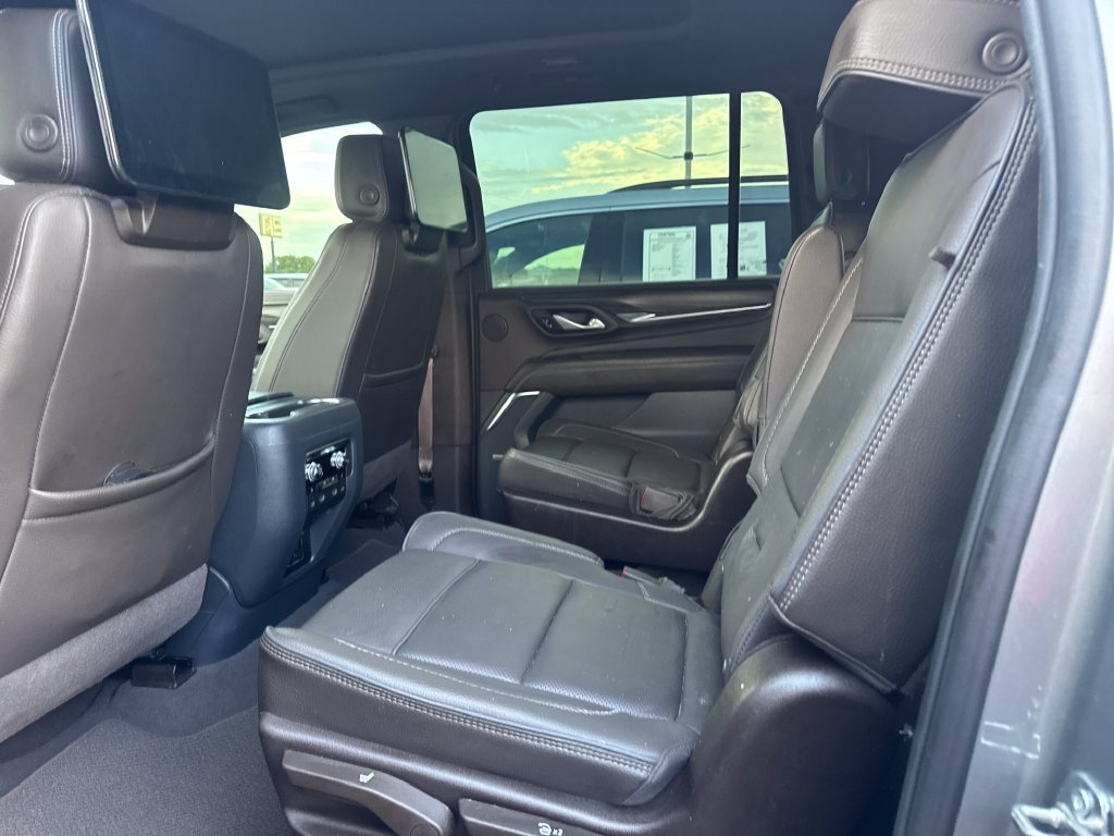 Used 2023 GMC Yukon XL Denali w/ Denali Reserve Package AWD/4WD image 12