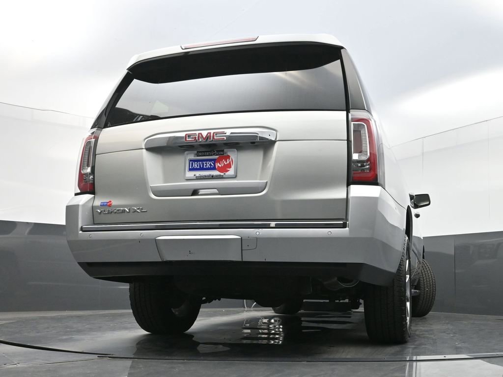 Used 2020 GMC Yukon XL Denali image 32