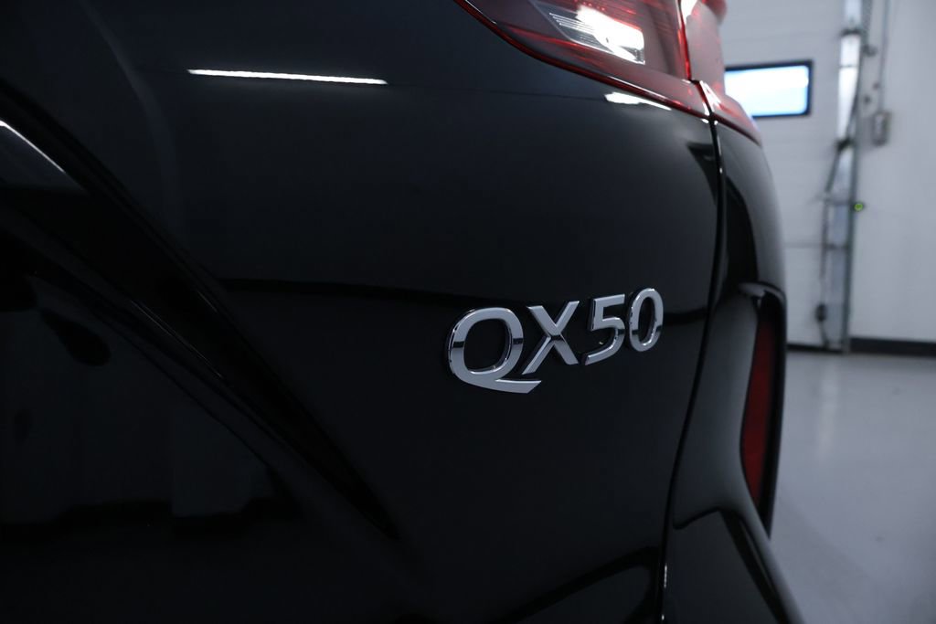 Used 2020 INFINITI QX50 Sensory w/ Proactive Package AWD/4WD image 10