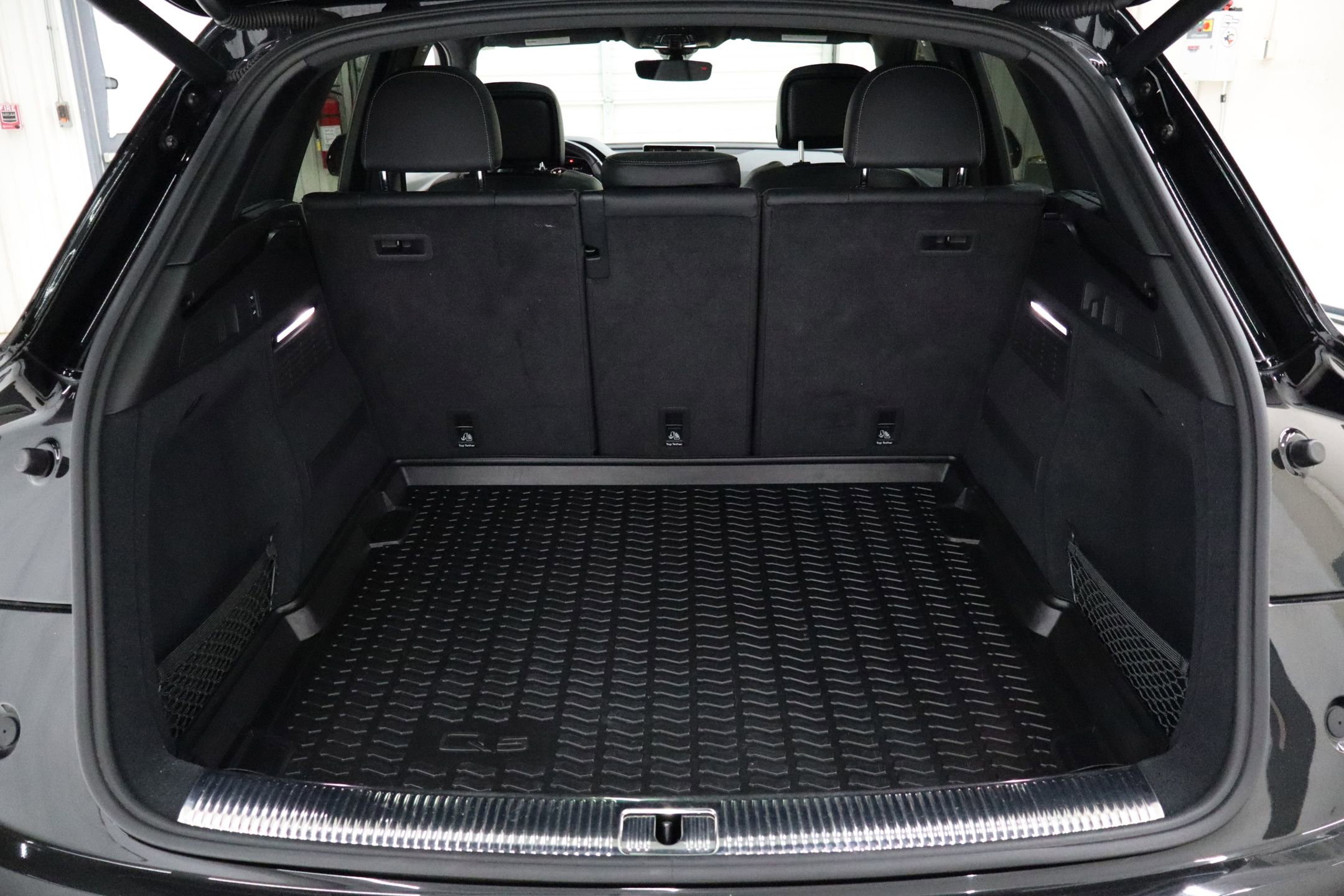 Used 2018 Audi SQ5 Prestige w/ Prestige Package image 28