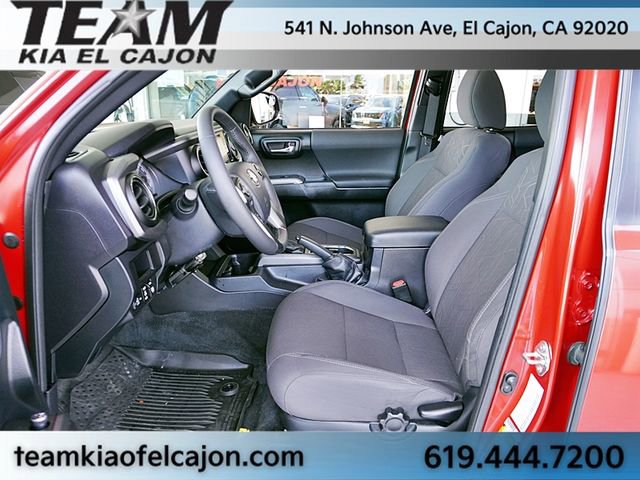 Used 2017 Toyota Tacoma TRD Sport AWD/4WD image 16