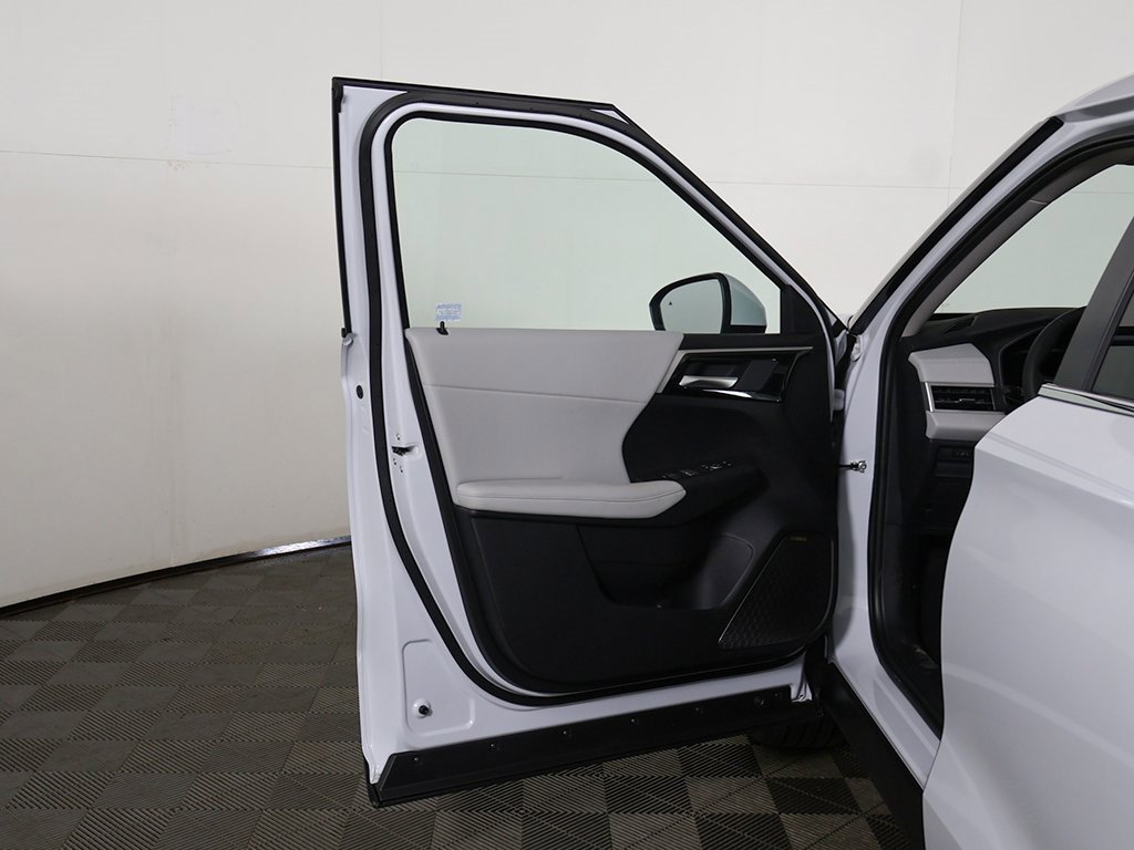 New 2025 Mitsubishi Outlander SE image 23