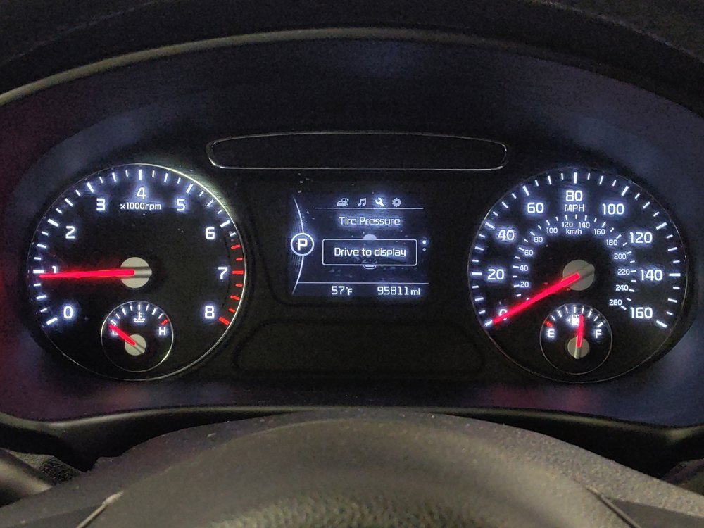 Used 2017 Kia Sorento LX w/ LX Convenience Package image 23