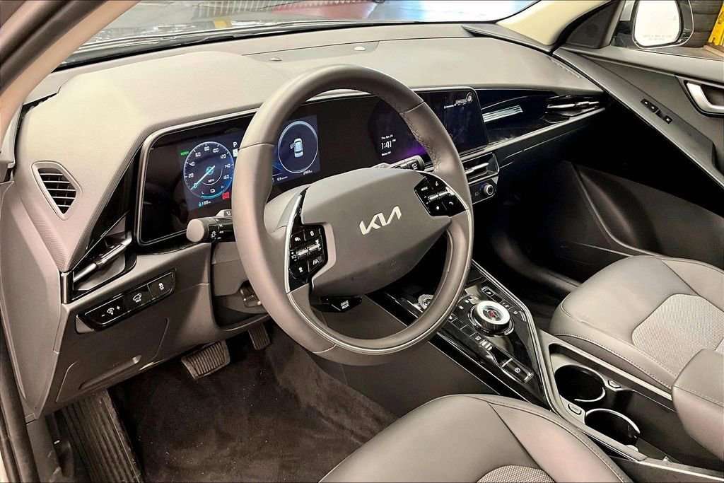 Used 2025 Kia Niro Wind FWD image 13