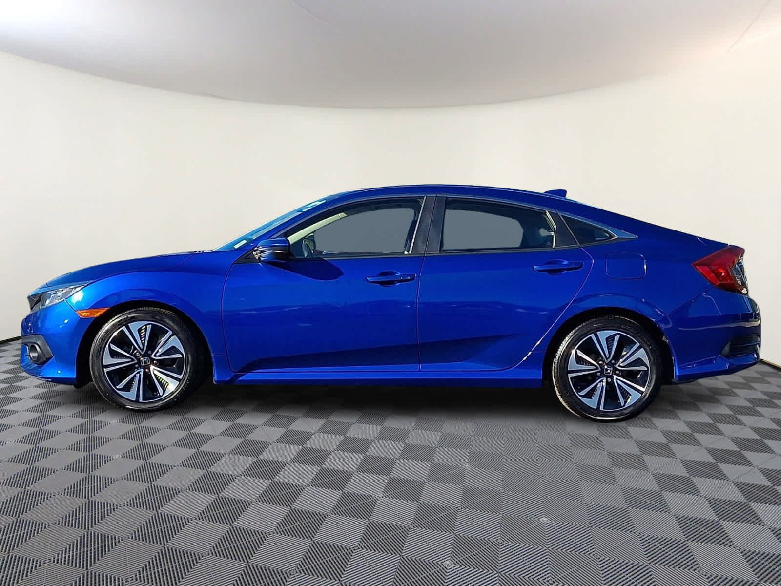 Used 2018 Honda Civic EX-T image 8