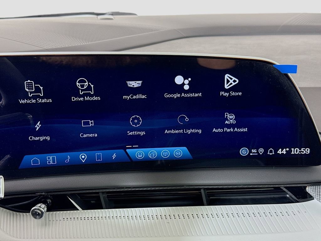 New 2026 Cadillac Optiq Luxury 1 image 15