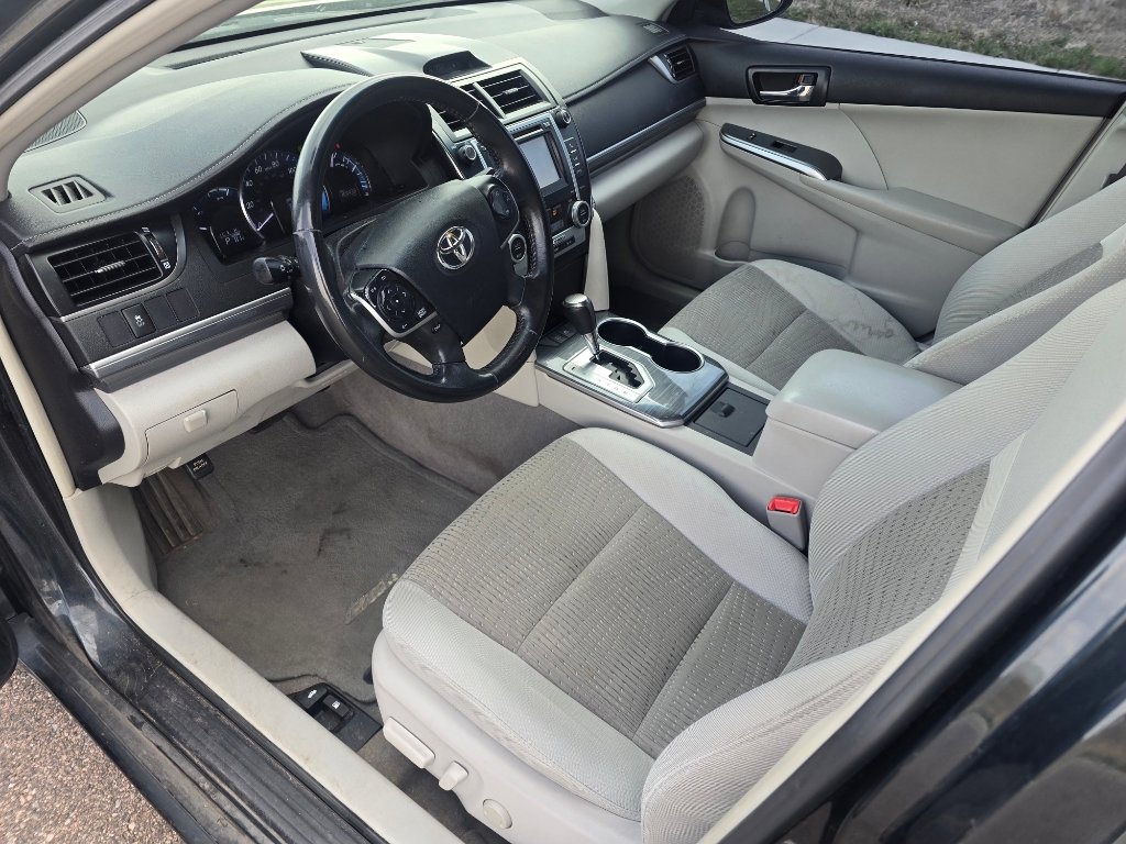 Used 2013 Toyota Camry XLE w/ Convenience Pkg image 26