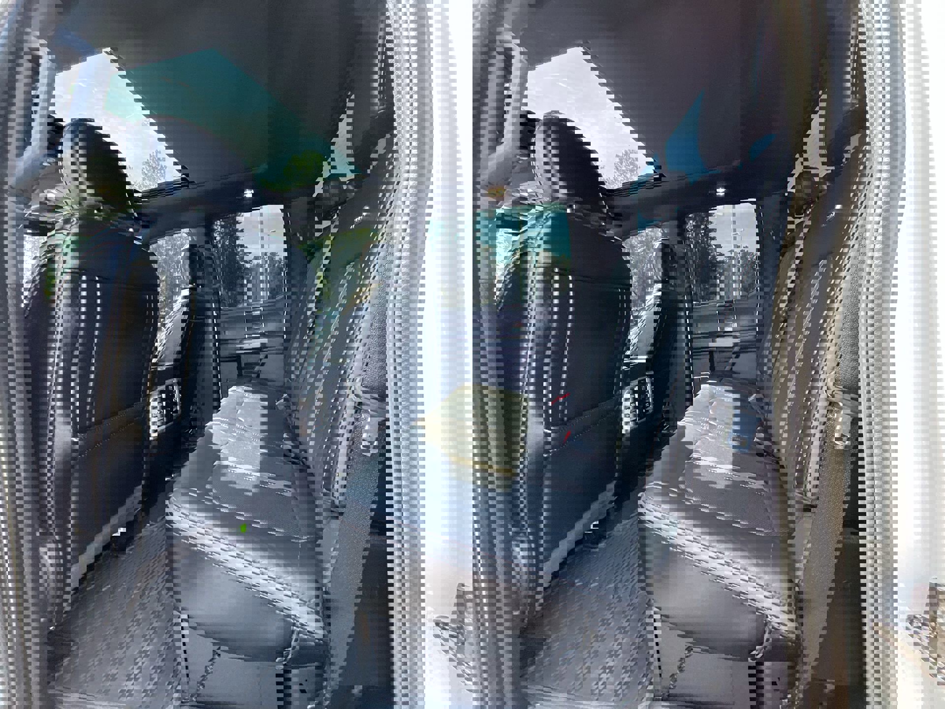 Used 2020 Ford F450 Platinum w/ FX4 Off-Road Package image 32