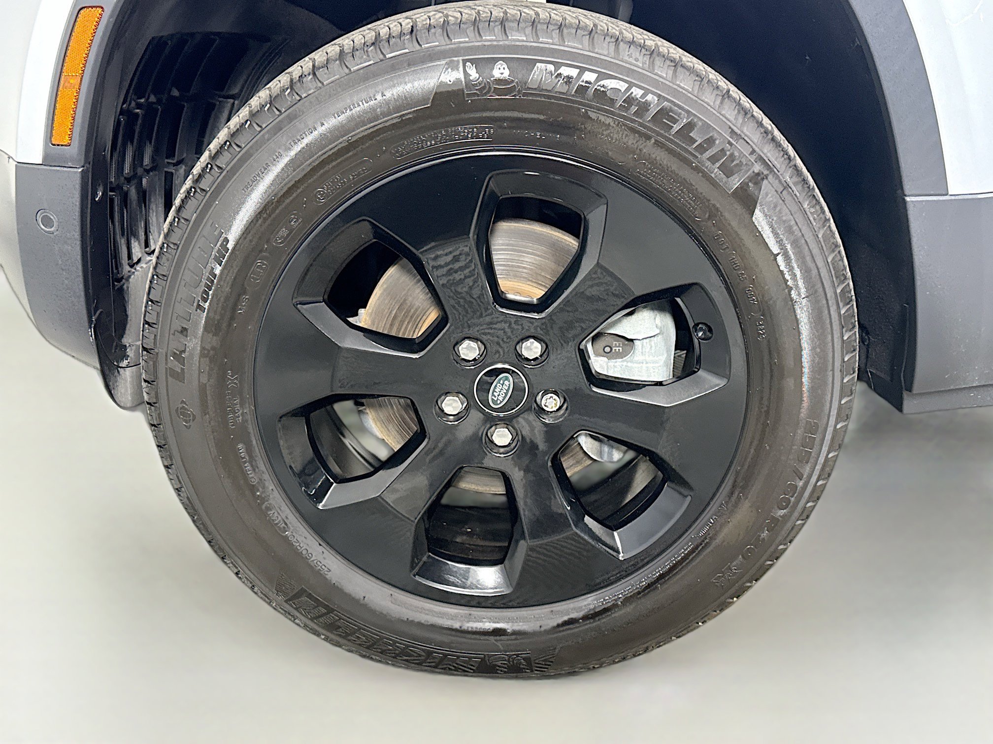 Used 2023 Land Rover Defender 110 S image 38