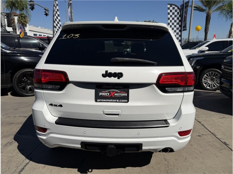 Used 2020 Jeep Grand Cherokee Altitude AWD/4WD image 5