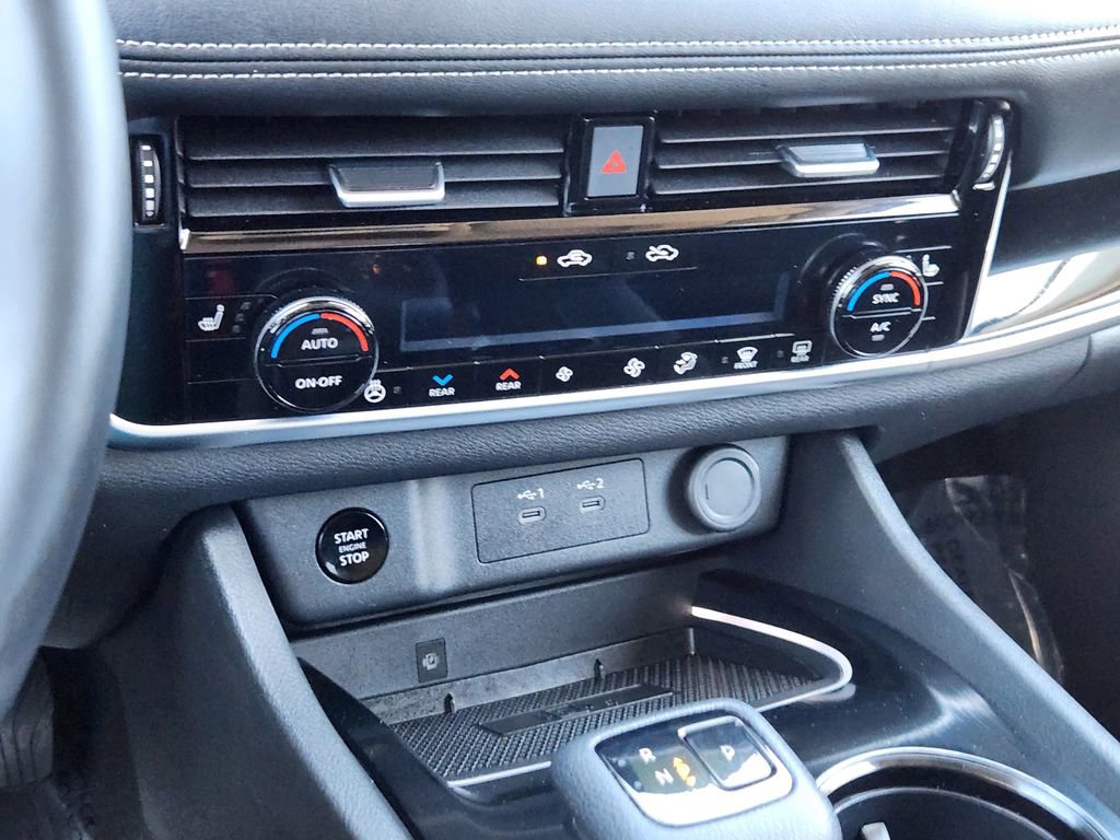 Used 2025 Nissan Rogue SL w/ Tech Package AWD/4WD image 16