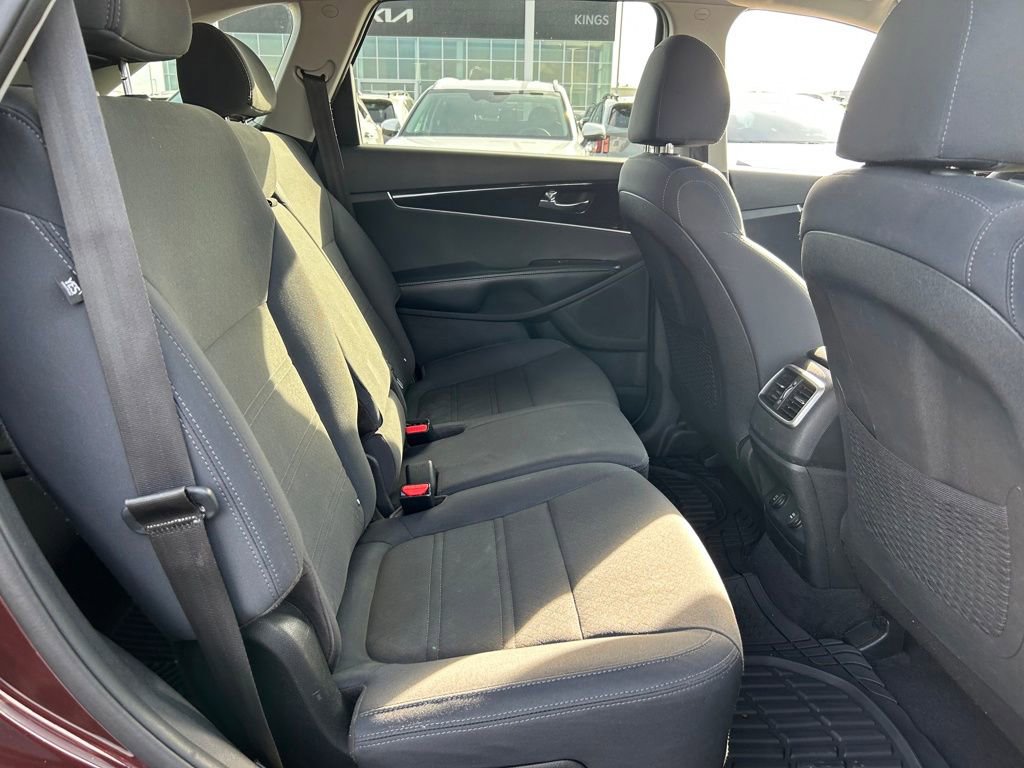 Used 2019 Kia Sorento LX image 22