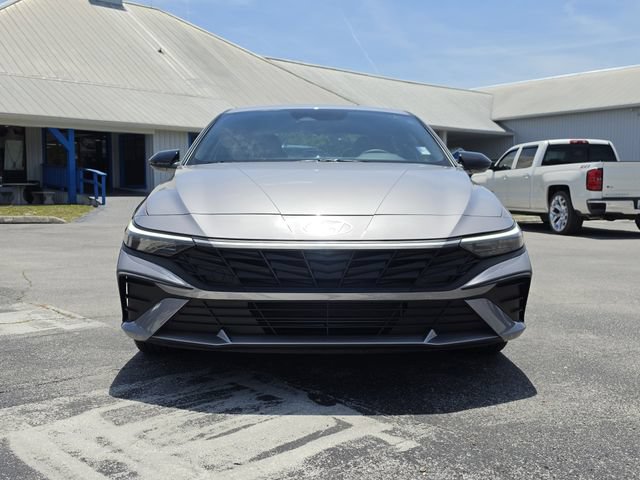 Used 2025 Hyundai Elantra Sport FWD image 8