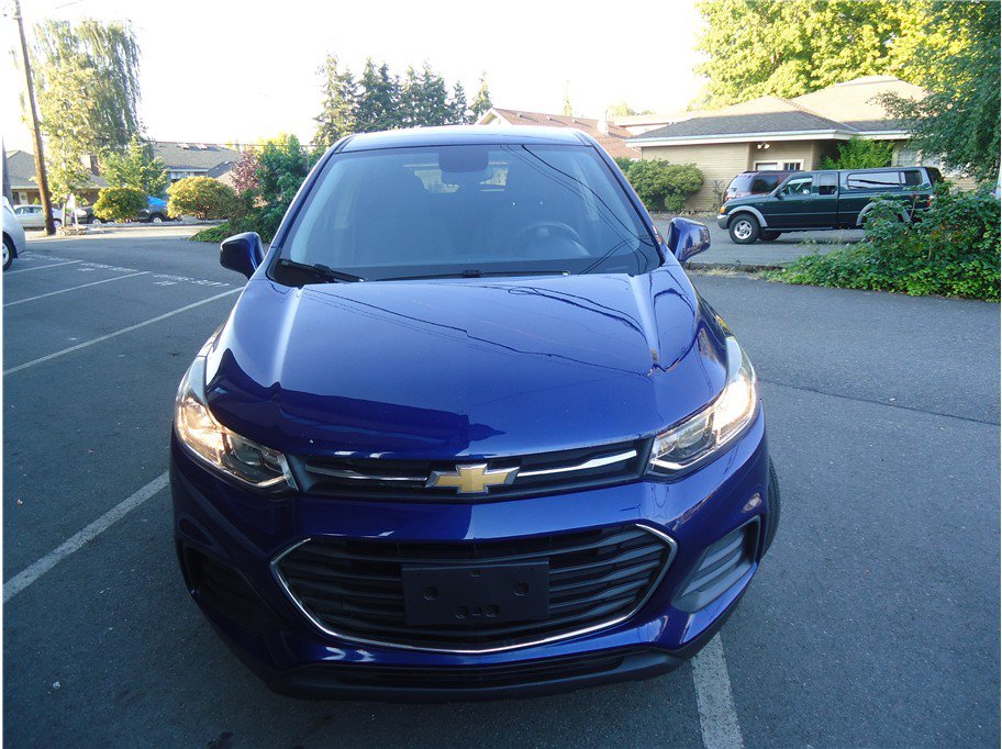 Used 2017 Chevrolet Trax LS FWD image 2