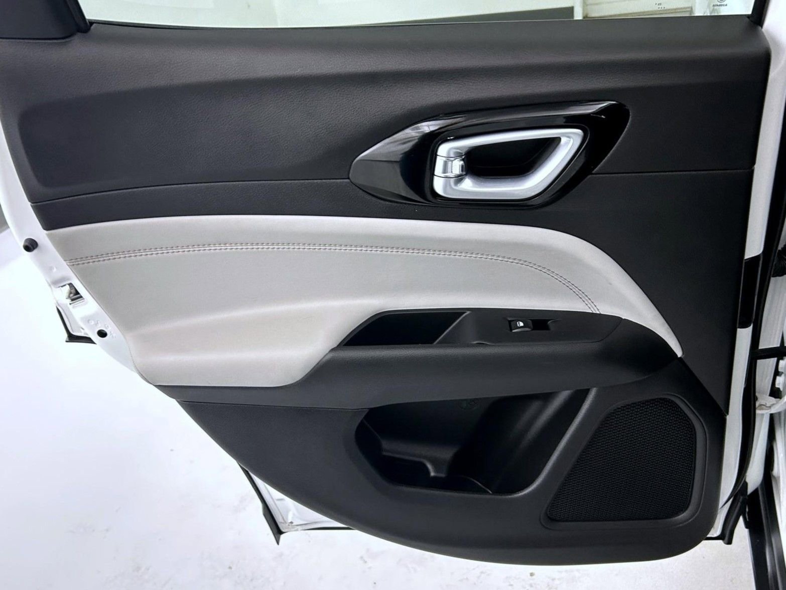 Certified 2024 Jeep Compass Limited image 20