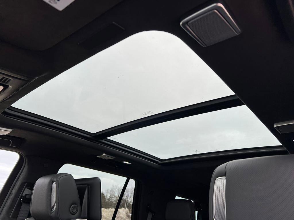New 2026 Cadillac Escalade Platinum Sport w/ LPO, ONYX Package image 9